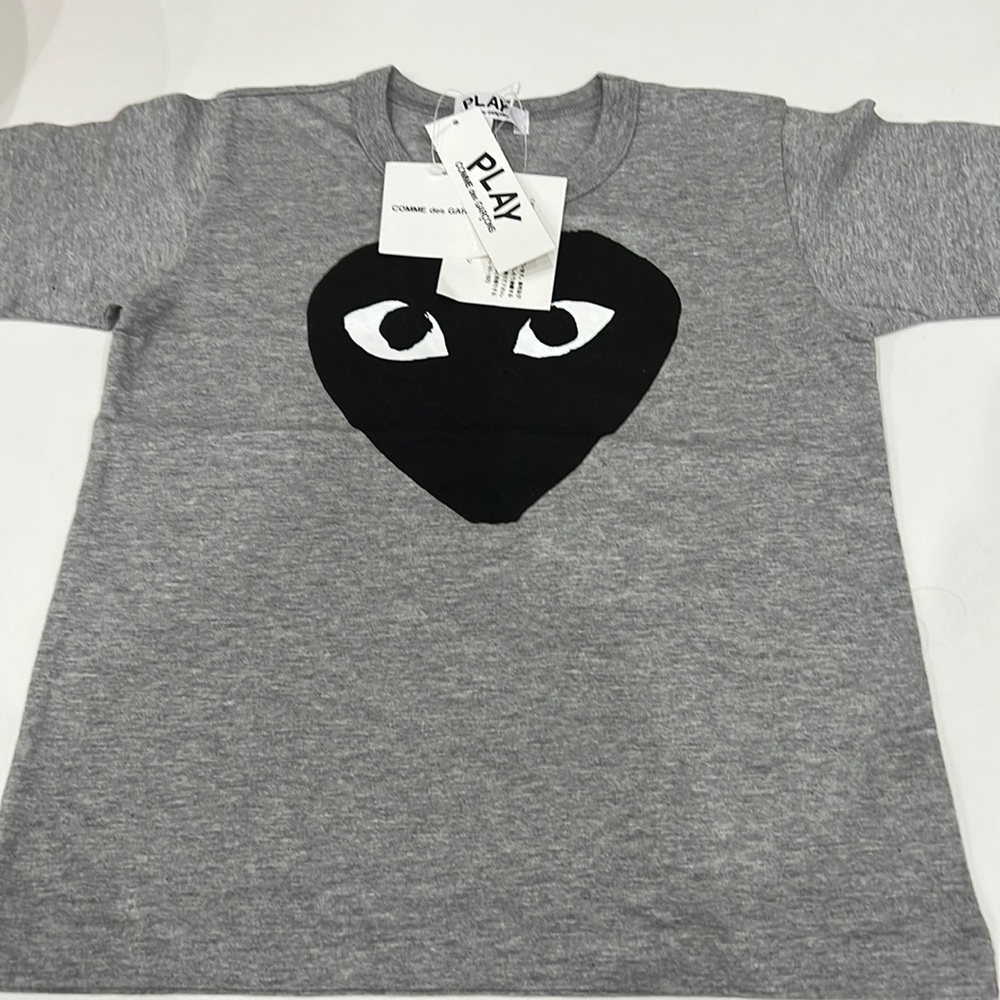 Play Comme des Garçons